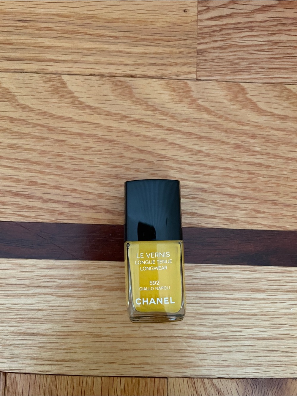 CHANEL Le Vernis Longwear Nail Polish 592 Giallo Napoli - Bright Yellow